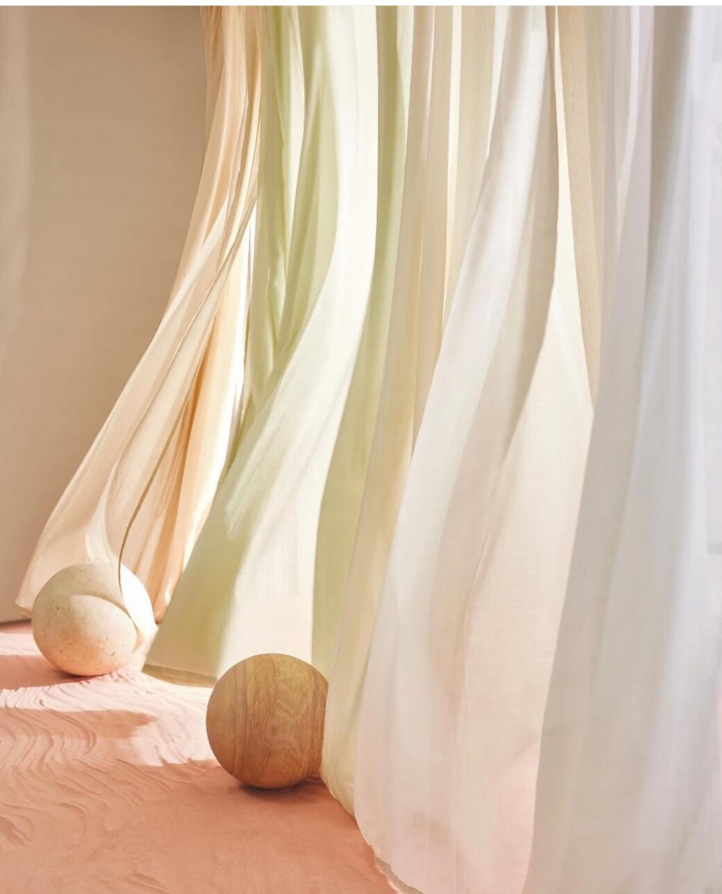 ALENRi for Business 2 curtains